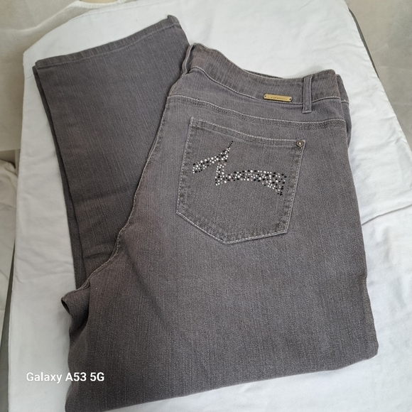 Autograph Gray Embellished Capri Jeans Women's Size 16 - Picture 1 of 9